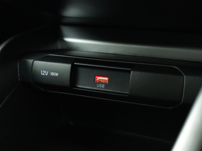 Used Kia Stonic 2024 for sale - 76982179: Photo 32