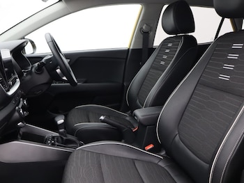 Used Kia Stonic 2024 for sale - 76982179: Photo