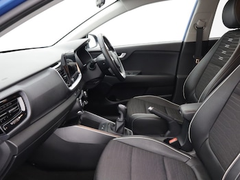 Used Kia Stonic 2023 for sale - 78108899: Photo