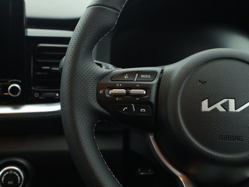 Used Kia Stonic 2025 for sale - 76981525: Photo 15