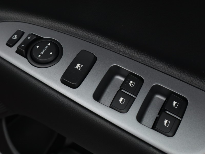 Used Kia Stonic 2025 for sale - 76981525: Photo 18