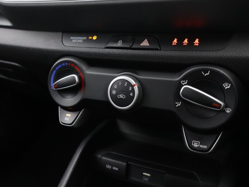 Used Kia Stonic 2023 for sale - 77997069: Photo 29