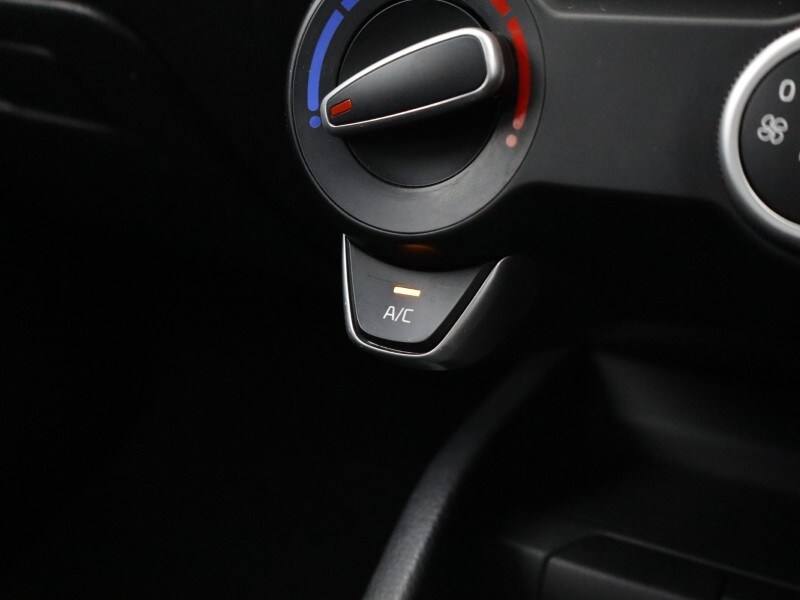 Used Kia Stonic 2023 for sale - 77997069: Photo 30