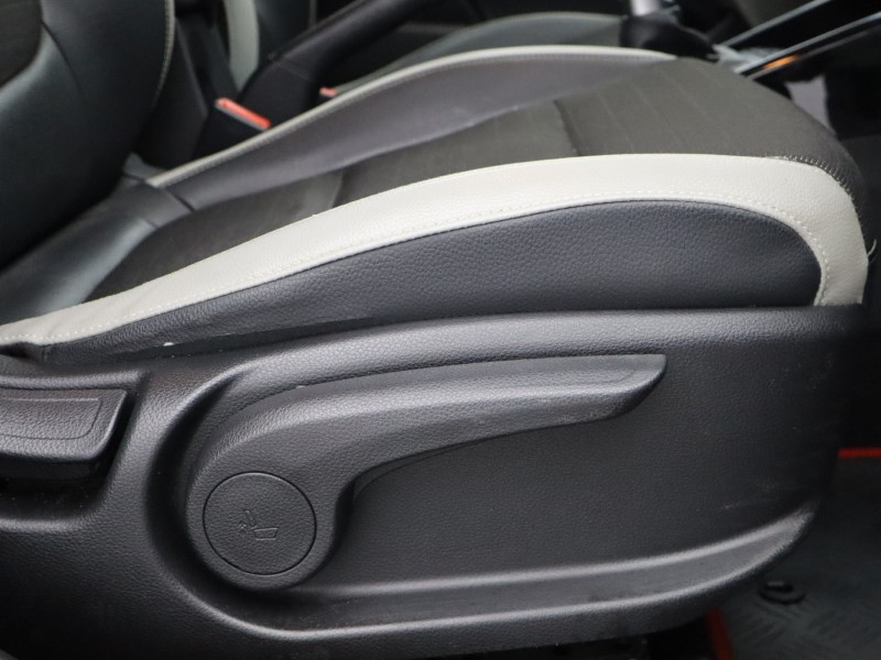 Used Kia Stonic 2018 for sale - 77918148: Photo 17