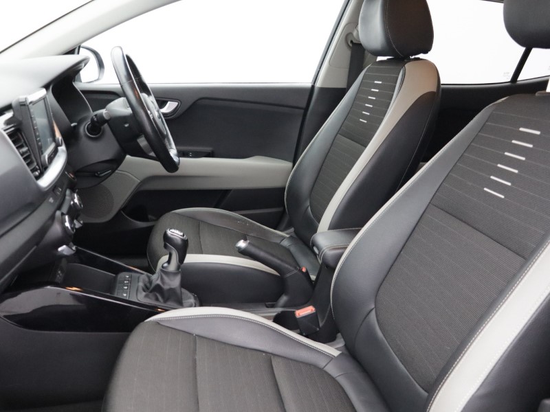 Used Kia Stonic 2018 for sale - 77918148: Photo 3