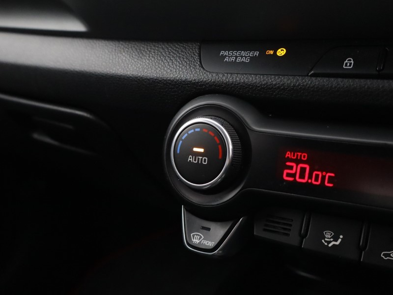 Used Kia Stonic 2018 for sale - 77918148: Photo 33