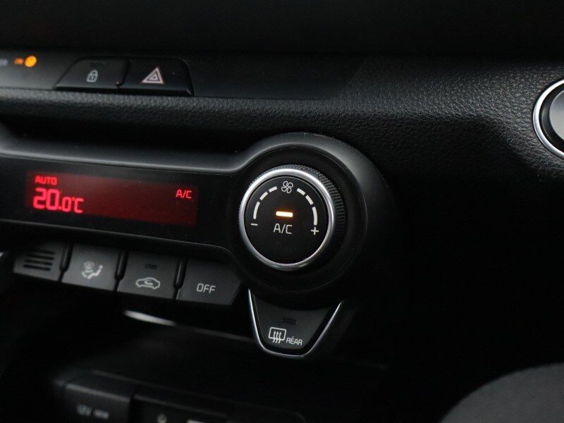 Used Kia Stonic 2018 for sale - 77918148: Photo 34