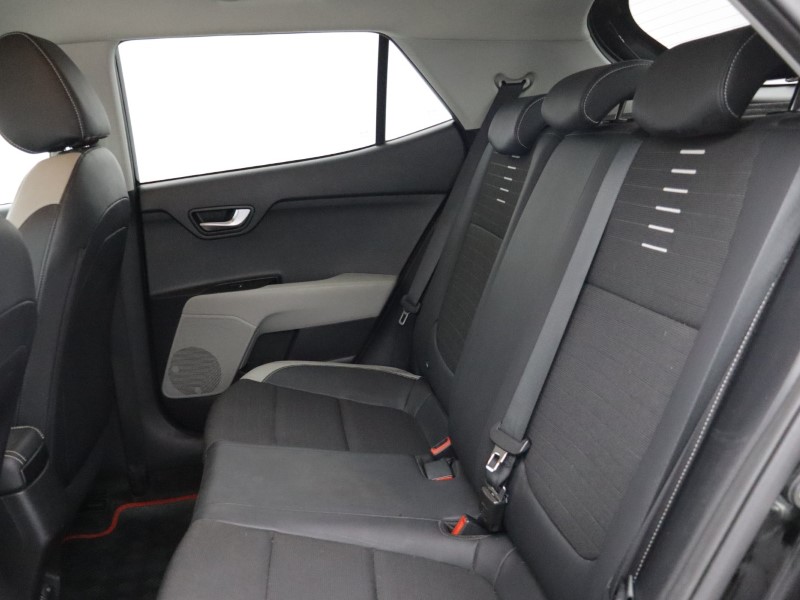 Used Kia Stonic 2018 for sale - 77918148: Photo 4