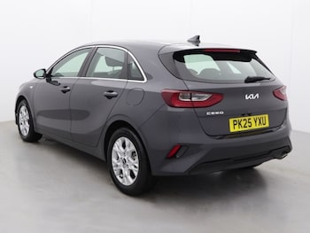 Used Kia Ceed 2025 for sale - 76981105: Photo