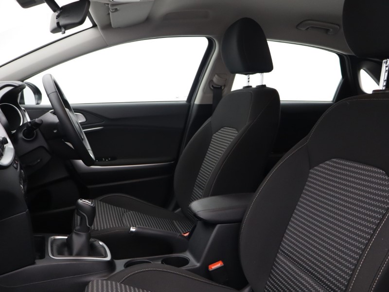 Used Kia Ceed 2025 for sale - 76981105: Photo 3