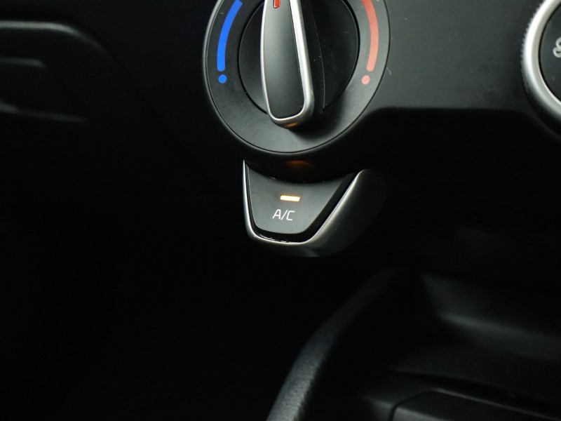 Used Kia Stonic 2022 for sale - 76980997: Photo 29