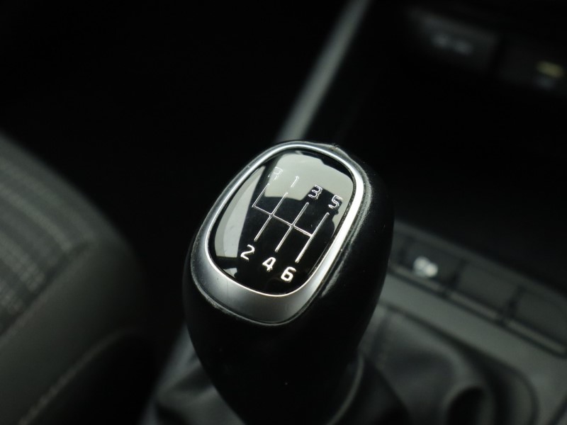 Used Kia Stonic 2022 for sale - 76980997: Photo 31