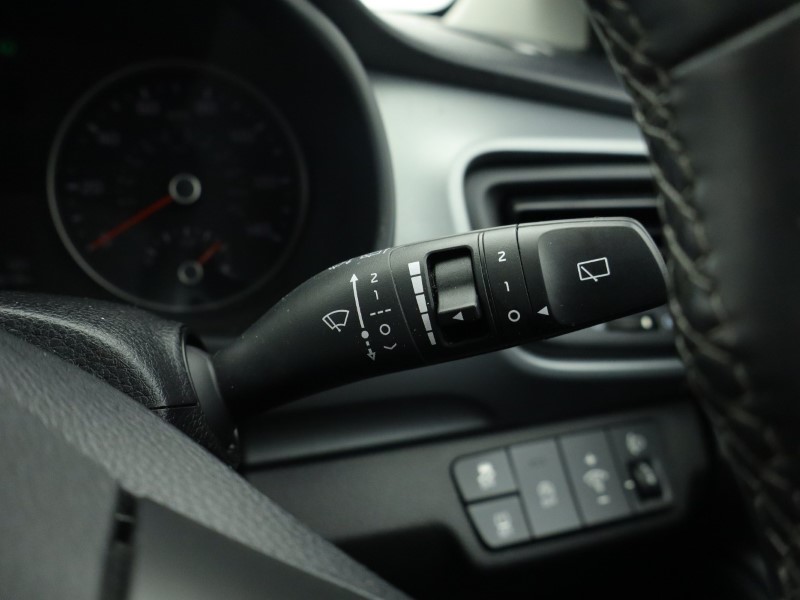 Used Kia Stonic 2022 for sale - 76980997: Photo 33