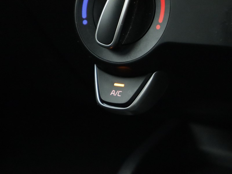 Used Kia Stonic 2023 for sale - 77326483: Photo 29