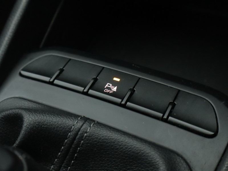 Used Kia Stonic 2023 for sale - 77326483: Photo 32