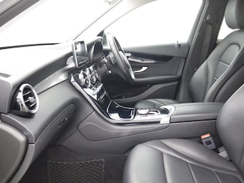 Used Mercedes-Benz GLC 2019 for sale - 79101985: Photo
