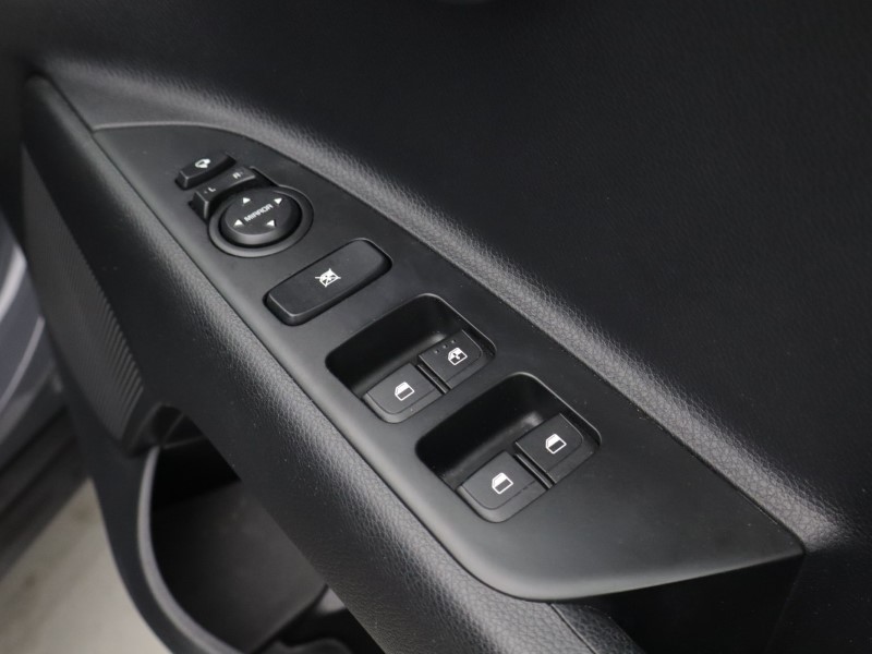 Used Kia Stonic 2023 for sale - 77619318: Photo 21