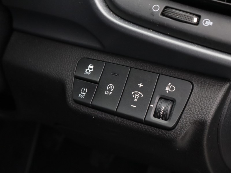 Used Kia Stonic 2023 for sale - 77619318: Photo 22