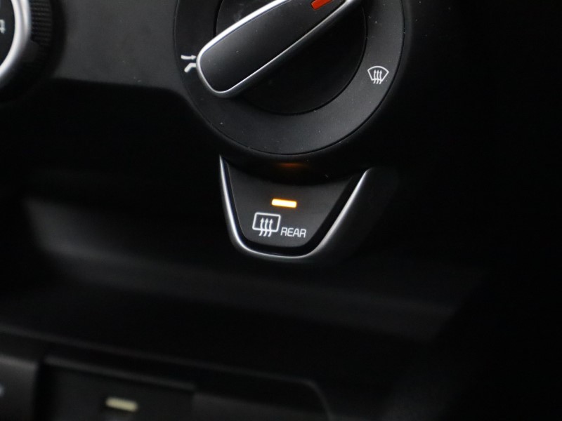 Used Kia Stonic 2023 for sale - 77619318: Photo 31