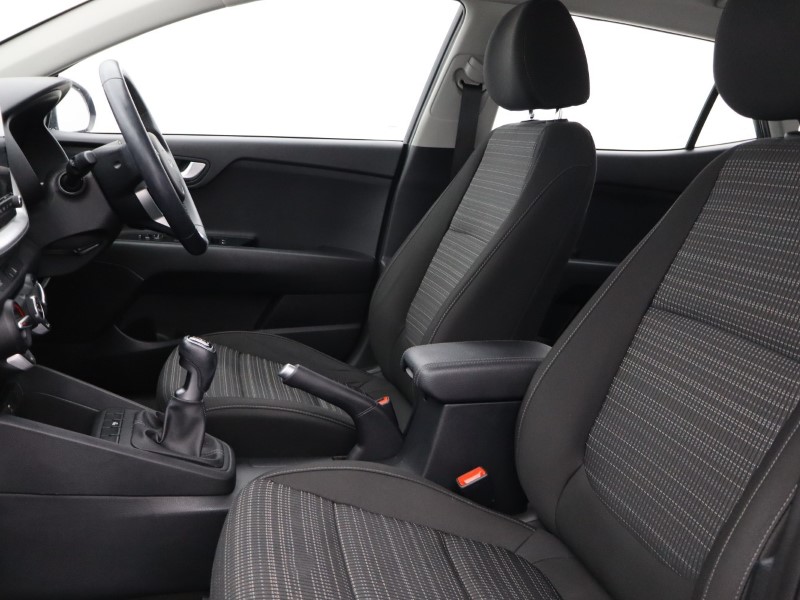 Used Kia Stonic 2023 for sale - 77619318: Photo 4