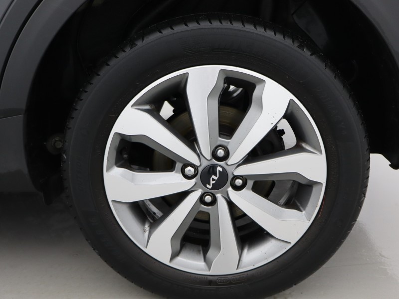 Used Kia Stonic 2023 for sale - 77619318: Photo 9