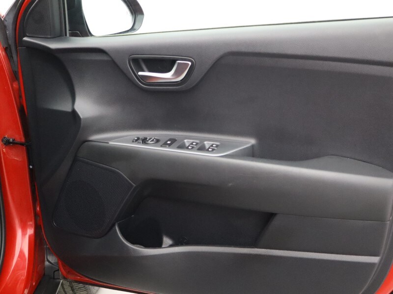 Used Kia Stonic 2023 for sale - 77997083: Photo 21