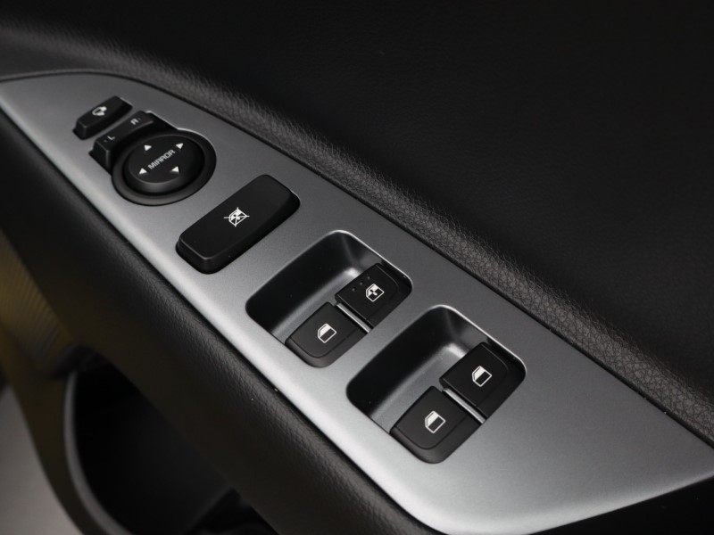 Used Kia Stonic 2024 for sale - 77570185: Photo 23