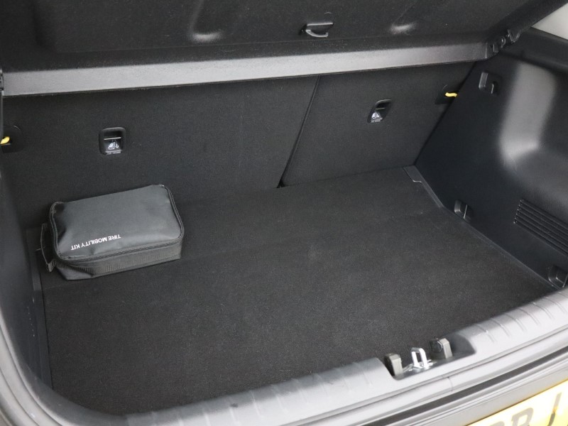 Used Kia Stonic 2024 for sale - 77570185: Photo 41