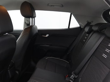 Used Kia Stonic 2023 for sale - 78627708: Photo