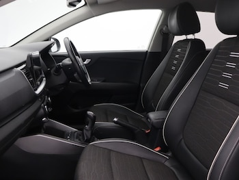 Used Kia Stonic 2021 for sale - 79448267: Photo