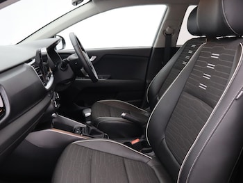 Used Kia Stonic 2024 for sale - 78801018: Photo