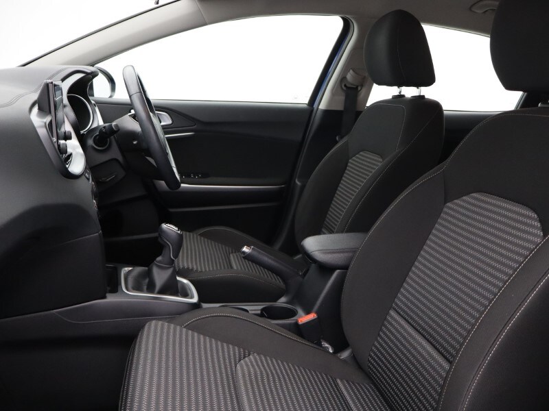 Used Kia XCeed 2023 for sale - 77997056: Photo 3