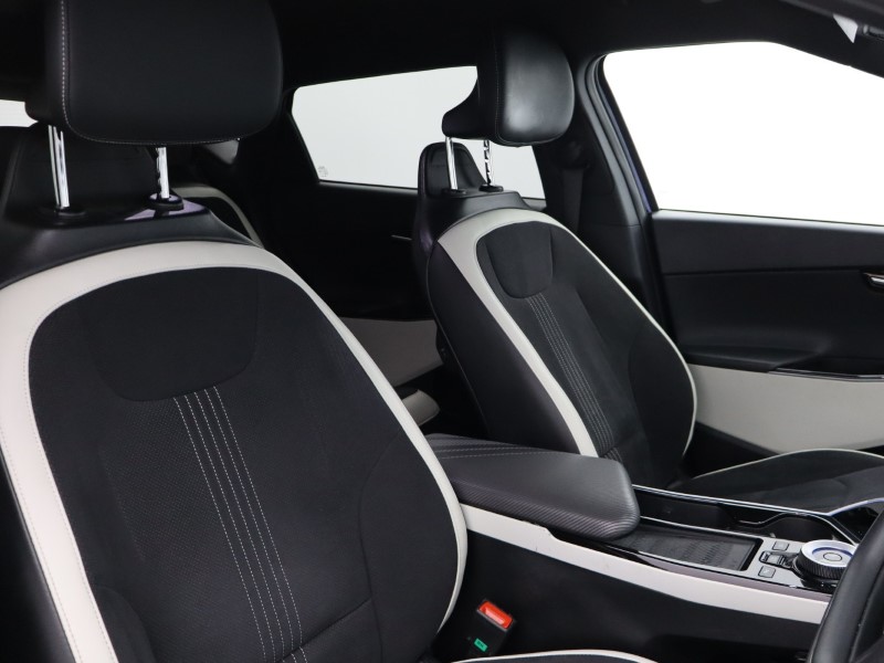 Used Kia EV6 2023 for sale - 77965403: Photo 14