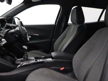 Used Peugeot 2008 2023 for sale - 76982024: Photo