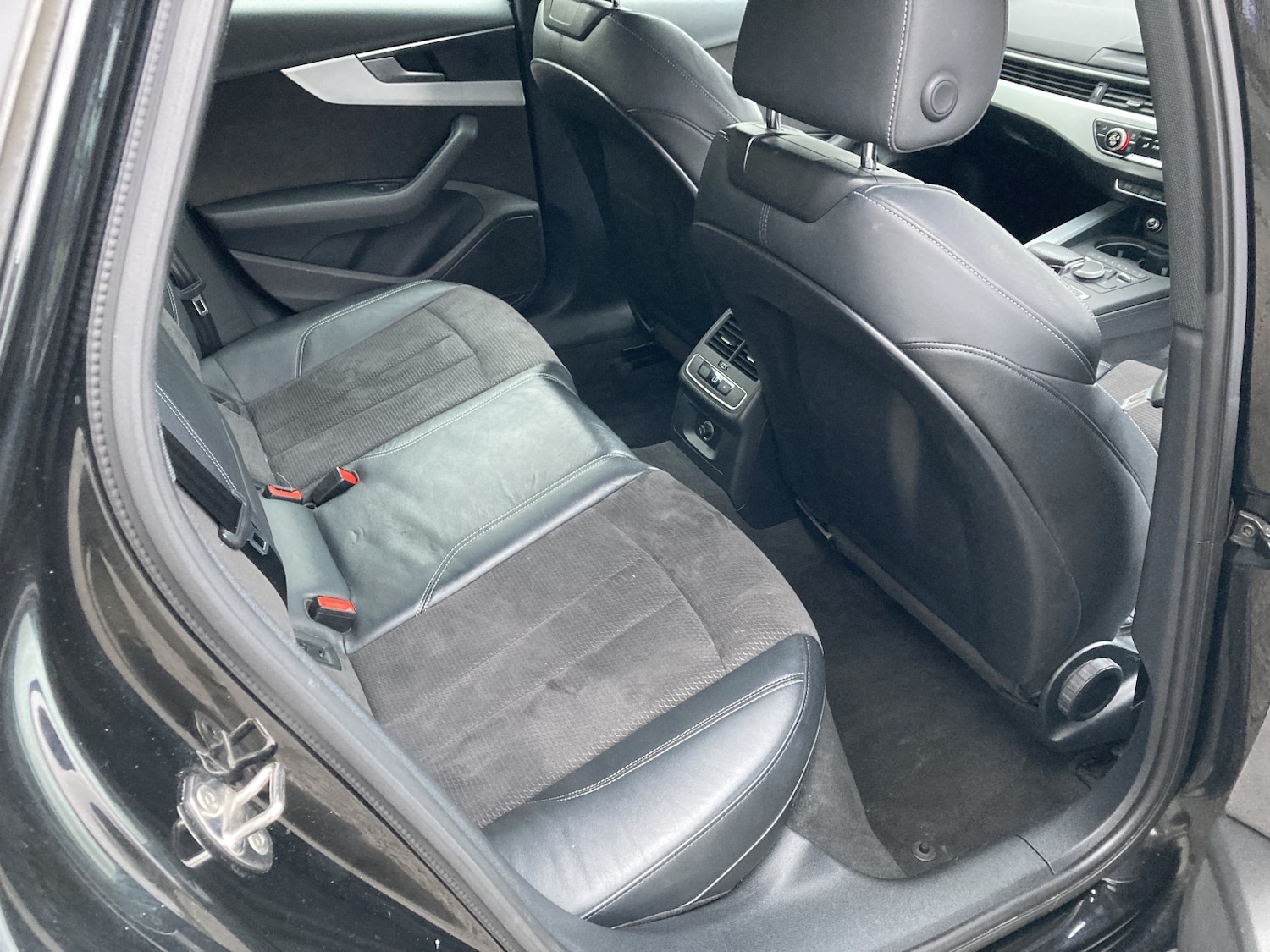 Used Audi A4 Avant 2019 for sale - 77453080: Photo 10