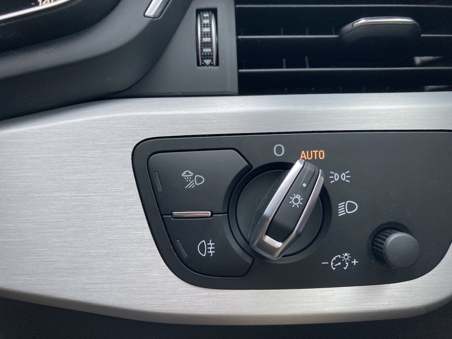 Used Audi A4 Avant 2019 for sale - 77453080: Photo 18