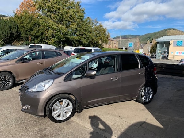 Used Honda Jazz 2015 for sale - 76232670: Photo 2