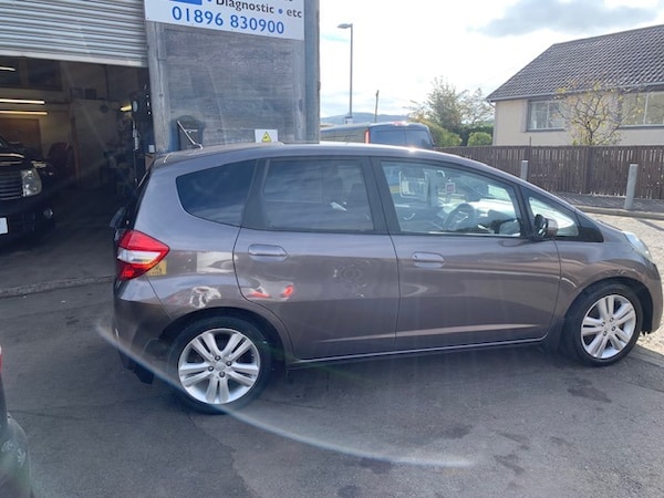 Used Honda Jazz 2015 for sale - 76232670: Photo 4