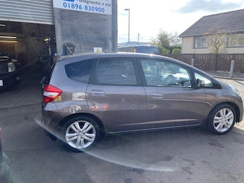 Used Honda Jazz 2015 for sale - 76232670: Photo 4