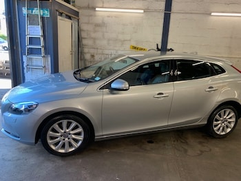 Used Volvo V40 2015 for sale - 78992244: Photo
