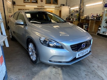 Used Volvo V40 2015 for sale - 78992244: Photo