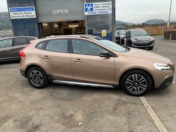 Used Volvo V40 2017 for sale - 76299076: Photo 6