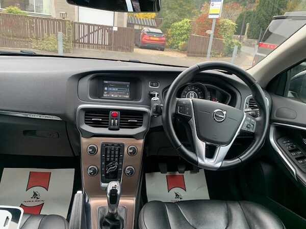 Used Volvo V40 2017 for sale - 76299076: Photo 9