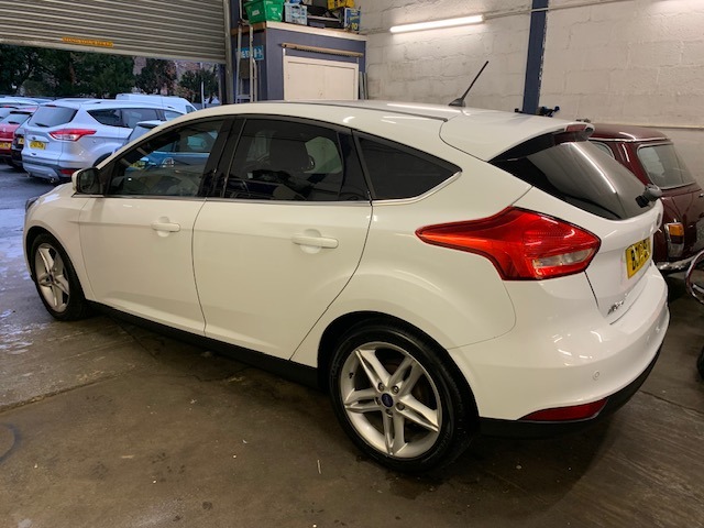 Used Ford Focus 2017 for sale - 76615719: Photo 4