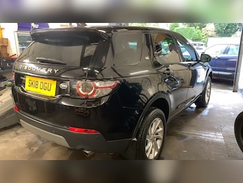 Used Land Rover Discovery Sport 2018 for sale - 77873668: Photo