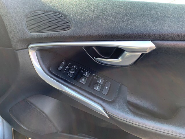 Used Volvo V40 2018 for sale - 77963777: Photo 11