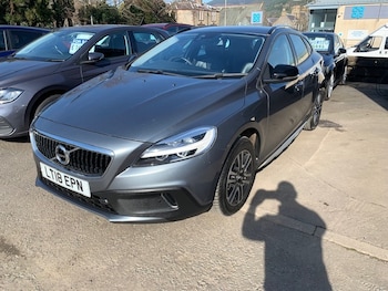Used Volvo V40 2018 for sale - 77963777: Photo
