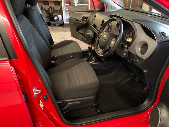 Used Toyota Yaris 2016 for sale - 76299050: Photo 8