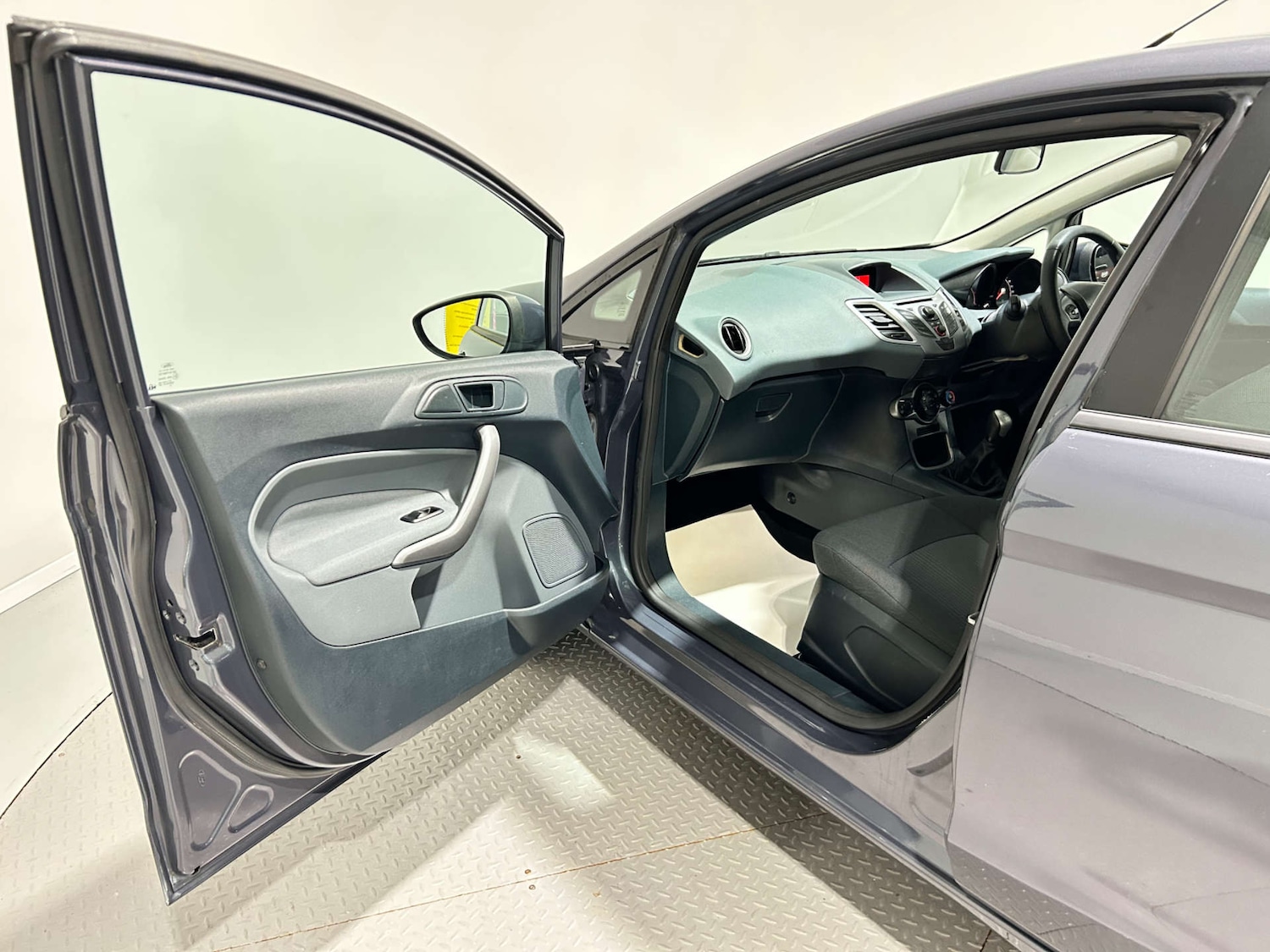 Used Ford Fiesta 2011 for sale - 77409769: Photo 32