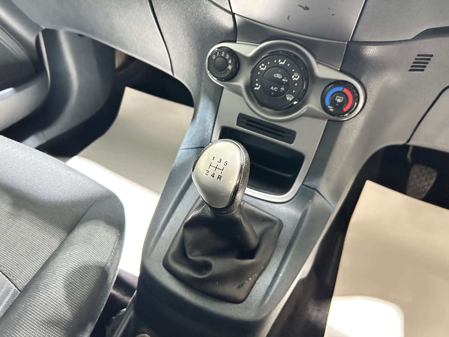 Used Ford Fiesta 2011 for sale - 77409769: Photo 62